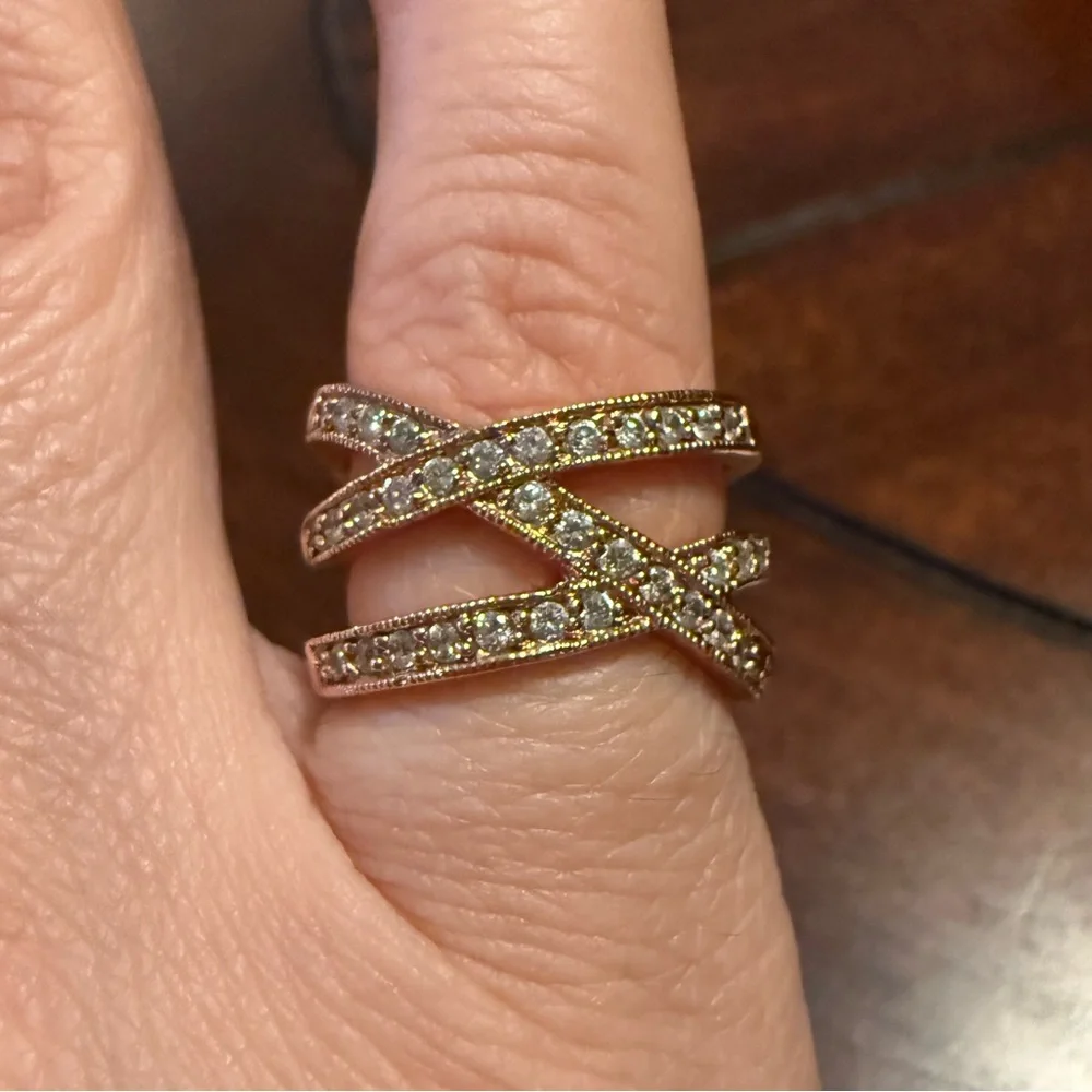 18K gold plated bezel set cubic zirconia ring - Picture 3 of 8